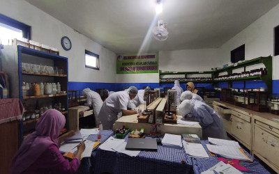 Uji Standar Nasional, Siswa Farmasi SMK Unggulan Terpadu Surabaya Ikuti Sertifikasi LSP