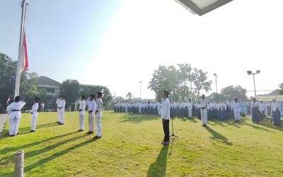 SMK Unggulan Terpadu Surabaya Meriahkan Hari Ulang Tahun Republik Indonesia ke-80 Tahun, dengan Lomba Kreatif, Upacara, Karnaval, dan Jalan Sehat